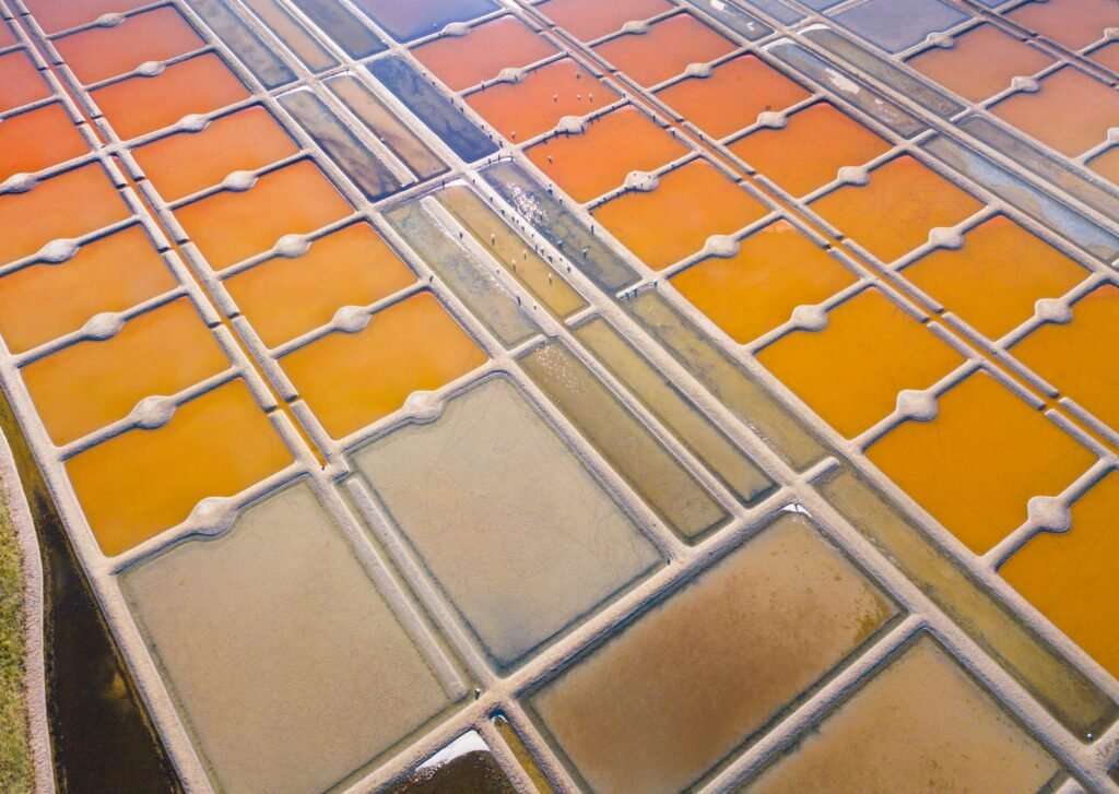 Alumina ceramic tiles used in a laboratory setting