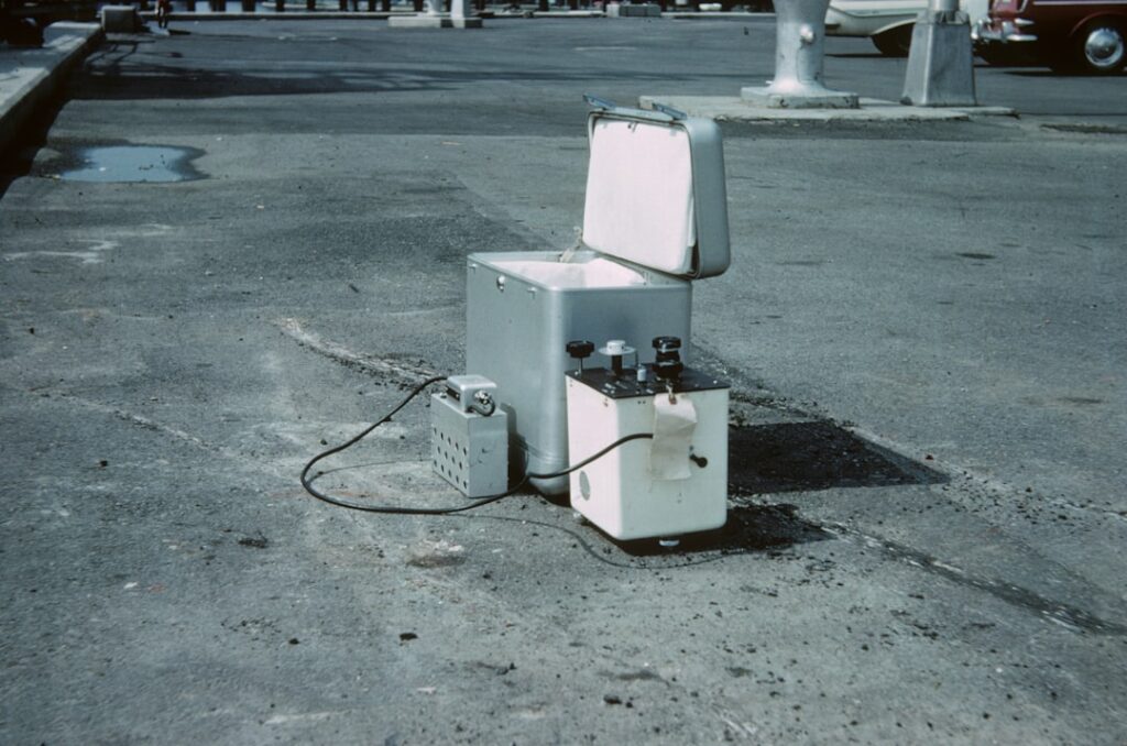 Molten salt electrolysis setup