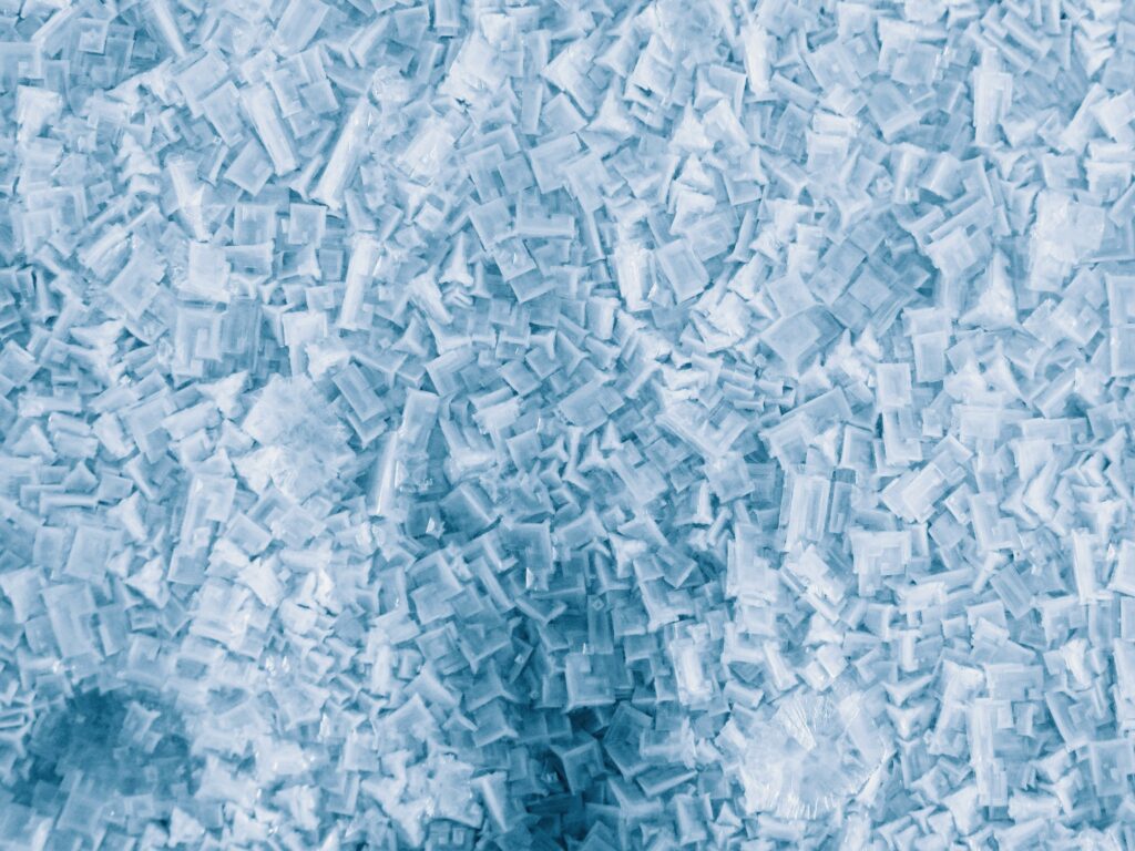 White Fused Alumina White Corundum 3 Alumina particles under a microscope